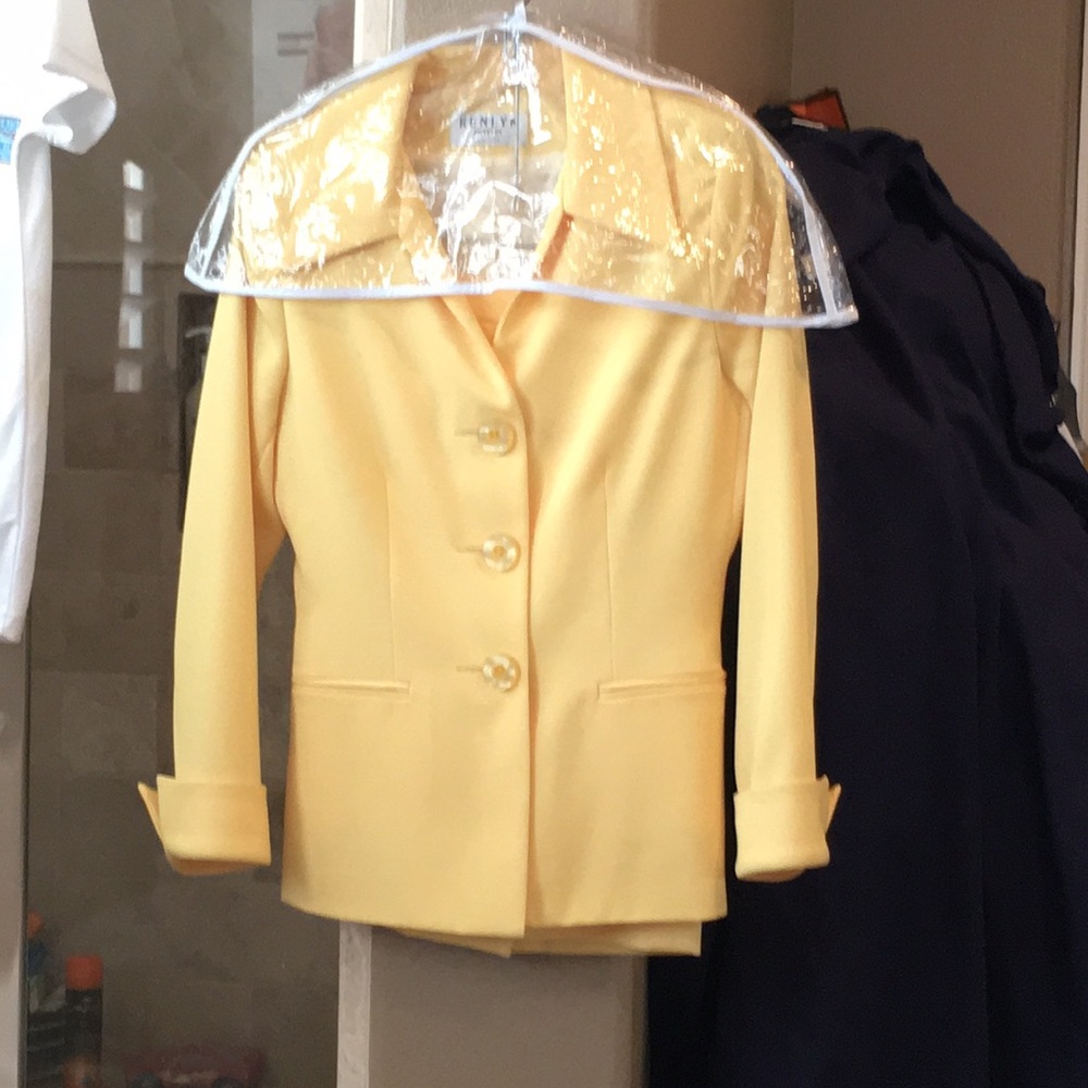 2 PC Yellow Suit Size 4